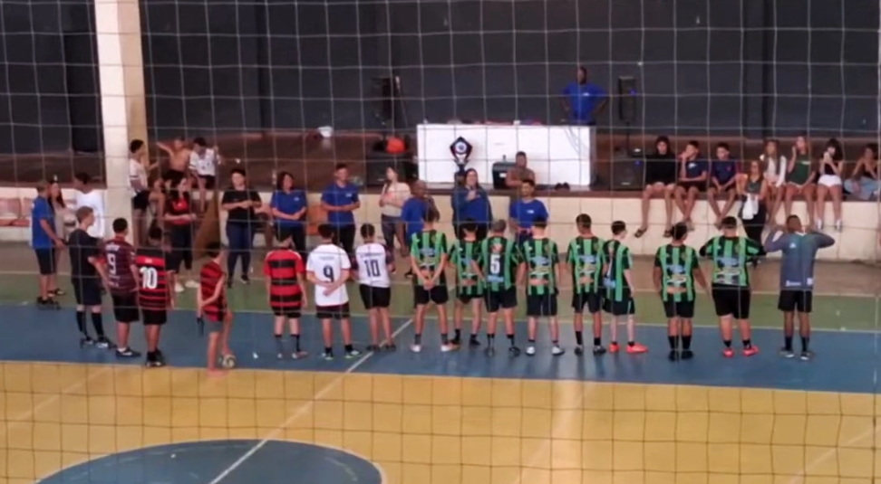 Interclasses SPIN Educacional agita o Poliesportivo de Tamoios com emoção e espírito esportivo