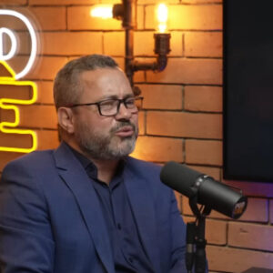 Pastor Edésio de Oliveira compartilha experiências de paternidade em episódio especial do “PodCrê” de Dia dos Pais